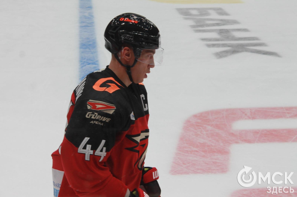 Дамир Шарипзянов стал 13-м игроком "Авангарда", получившим "Золотой шлем" Дамир Шарипзянов стал 13-м игроком "Авангарда", получившим "Золотой шлем"