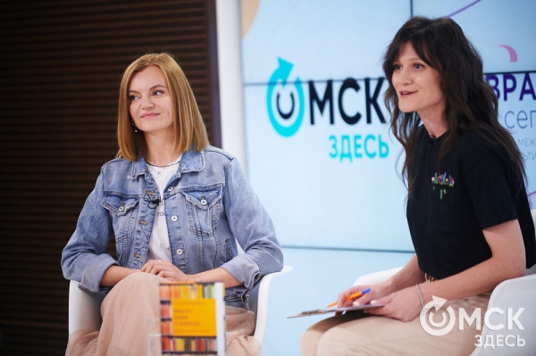 Буквы в пространстве: книжный блогер Александра Макарова презентовала свою вторую книгу