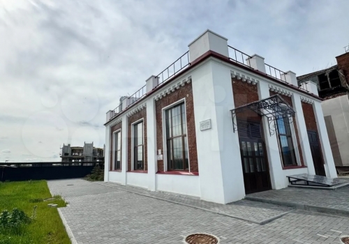 На набережной в Омске под общепит предлагают объект культурного наследия