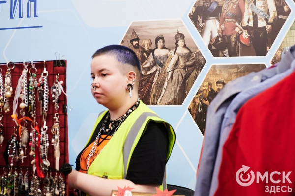 "Сердечные" украшения, лесные бабуи: что нам приглянулось на фестивале Garazhka