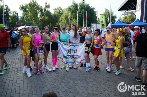 Ищи себя среди цветов: как прошёл самый красивый забег в Омске 