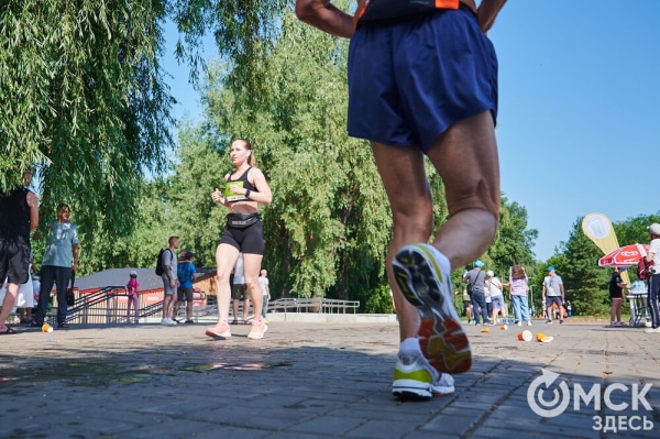 Ищи себя среди цветов: как прошёл самый красивый забег в Омске 