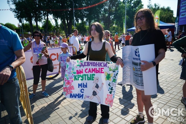 Ищи себя среди цветов: как прошёл самый красивый забег в Омске 