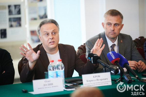 "Нельзя приказать": директор Вахтанговского театра Кирилл Крок о людях без кожи и магии, которая иногда не случается