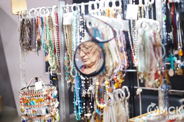 "Сердечные" украшения, лесные бабуи: что нам приглянулось на фестивале Garazhka