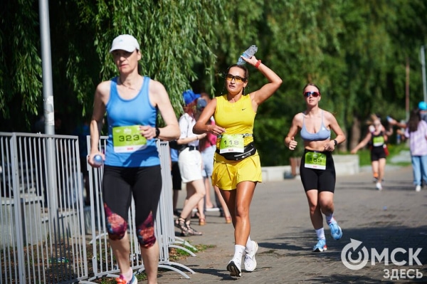 Ищи себя среди цветов: как прошёл самый красивый забег в Омске 