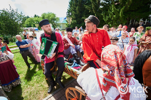 Пробуем колобок на вкус. Чем ещё заняться на фестивале "Слетье"