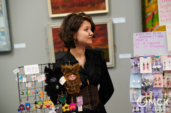 "Сердечные" украшения, лесные бабуи: что нам приглянулось на фестивале Garazhka