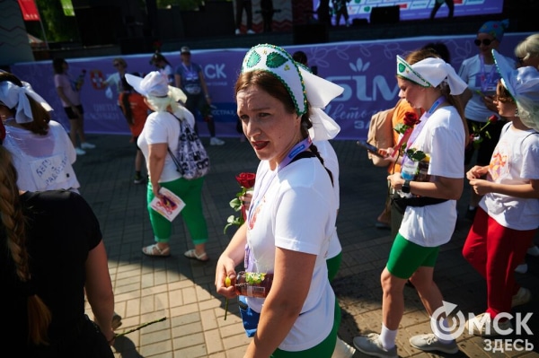 Ищи себя среди цветов: как прошёл самый красивый забег в Омске 