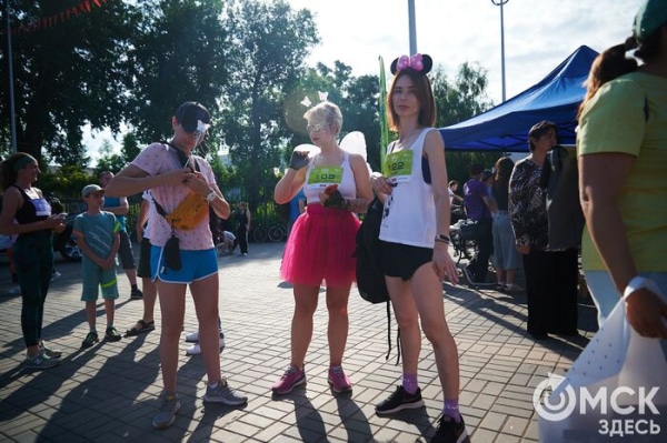 Ищи себя среди цветов: как прошёл самый красивый забег в Омске 