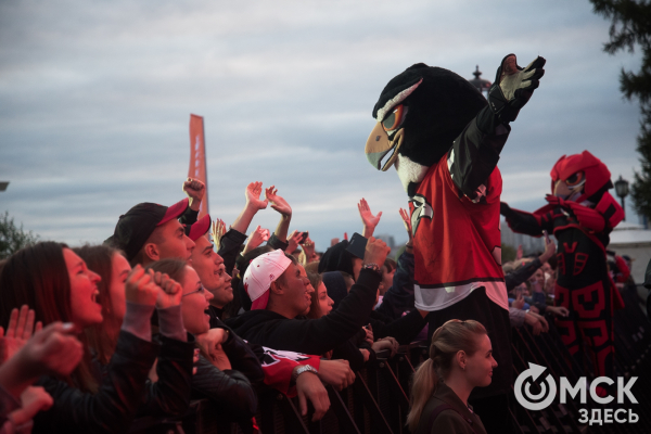 Хоккейные встречи и футбольные расставания. Топ спортивных событий недели по версии "Омск Здесь"