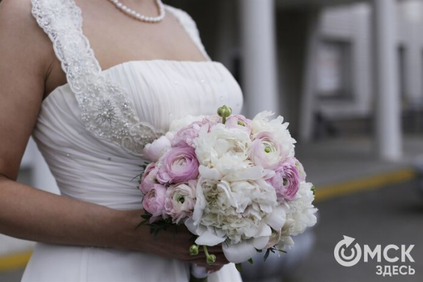 Пара из Омска примет участие в масштабном свадебном флешмобе