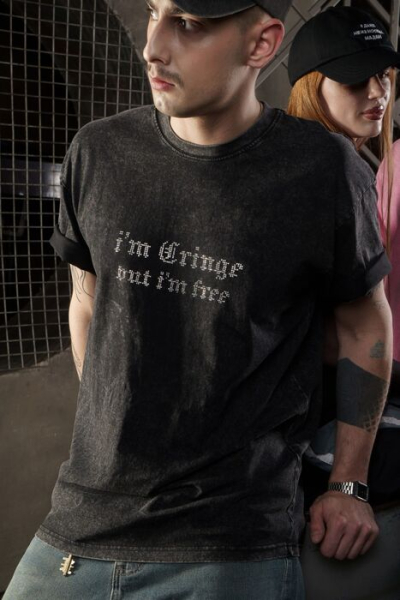 Стразы в неожиданных местах. Дизайнер из Омска обрела популярность благодаря нижнему белью для мужчин