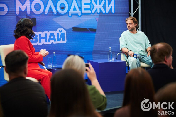 Трюки, известные актёры, "нашествие" блогеров: хайлайты Дня молодёжи-2025