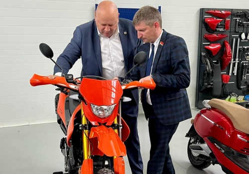 Мэр Омска купил в Минске мотоцикл