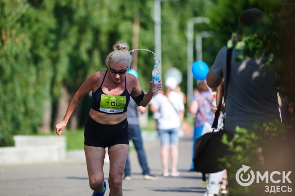 Ищи себя среди цветов: как прошёл самый красивый забег в Омске 