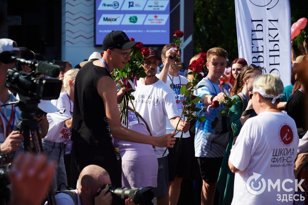 Ищи себя среди цветов: как прошёл самый красивый забег в Омске 