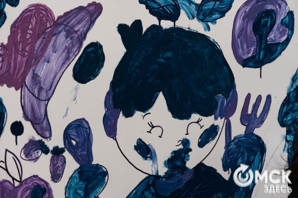 Автобусы стали раскраской для маленьких омичей