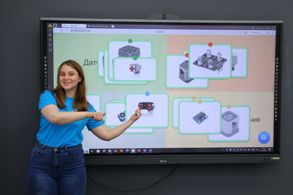 На волне инноваций: омские семьи исследуют цифровую вселенную вместе