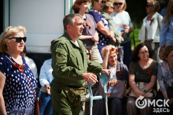 Творчество во имя памяти. Артисты Омской драмы выступили под открытым небом Творчество во имя памяти. Артисты Омской драмы выступили под открытым небом