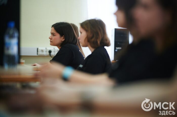 За кулисами ЕГЭ: как онлайн-наблюдатели обеспечивают честность на экзаменах За кулисами ЕГЭ: как онлайн-наблюдатели обеспечивают честность на экзаменах