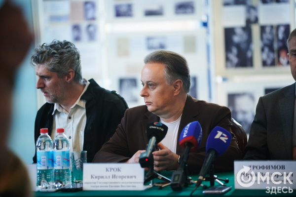 "Нельзя приказать": директор Вахтанговского театра Кирилл Крок о людях без кожи и магии, которая иногда не случается