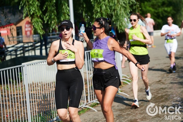 Ищи себя среди цветов: как прошёл самый красивый забег в Омске 