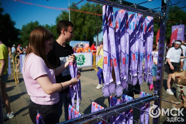 Ищи себя среди цветов: как прошёл самый красивый забег в Омске 