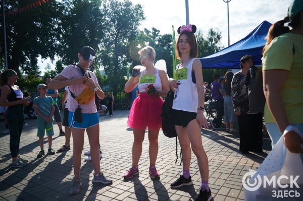 Ищи себя среди цветов: как прошёл самый красивый забег в Омске 