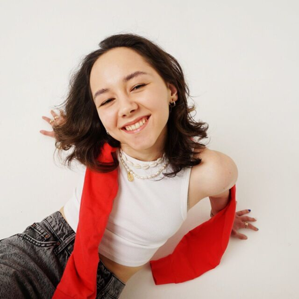 Стразы в неожиданных местах. Дизайнер из Омска обрела популярность благодаря нижнему белью для мужчин