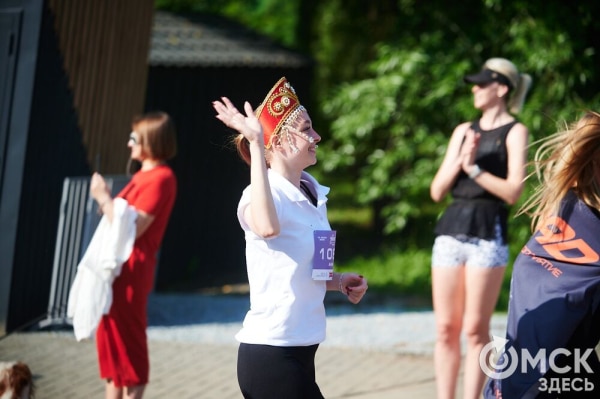 Ищи себя среди цветов: как прошёл самый красивый забег в Омске 