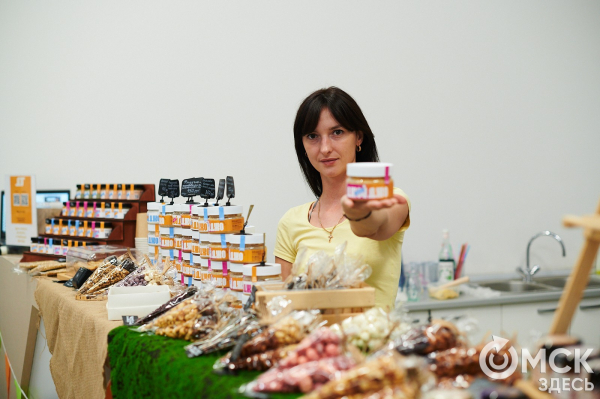 "Сердечные" украшения, лесные бабуи: что нам приглянулось на фестивале Garazhka