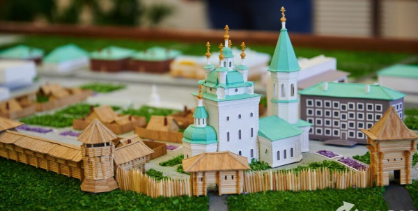 Захватывает не меньше, чем Minecraft и "Лего". Зачем в Омске собрали Тарский кремль из зубочисток и опилок Захватывает не меньше, чем Minecraft и "Лего". Зачем в Омске собрали Тарский кремль из зубочисток и опилок