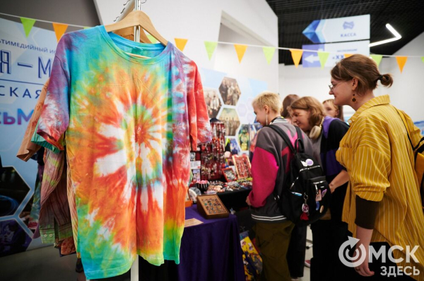 "Сердечные" украшения, лесные бабуи: что нам приглянулось на фестивале Garazhka