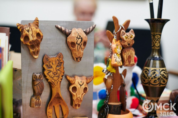 "Сердечные" украшения, лесные бабуи: что нам приглянулось на фестивале Garazhka