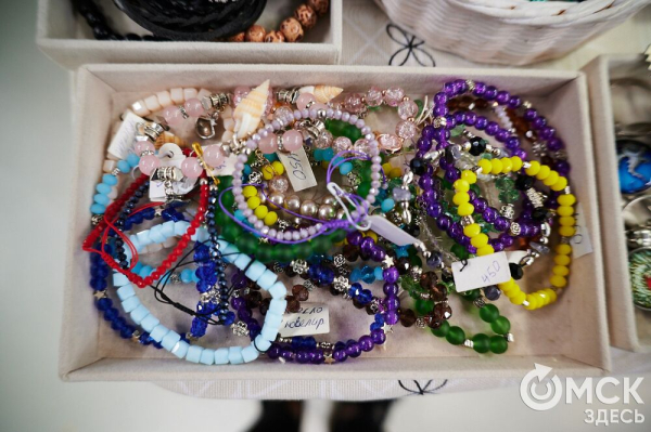 "Сердечные" украшения, лесные бабуи: что нам приглянулось на фестивале Garazhka