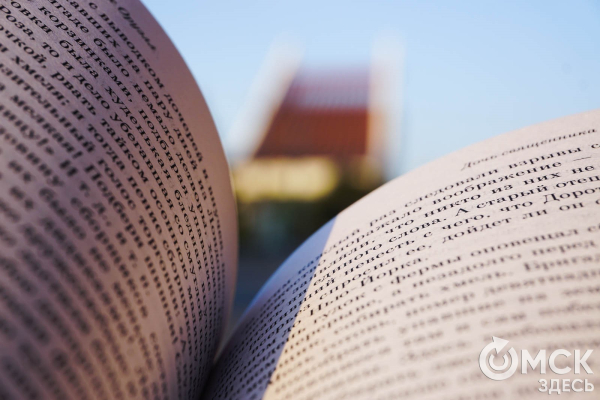 Что читать и почему культ комфорта - путь в никуда? Эксклюзивное интервью Захара Прилепина