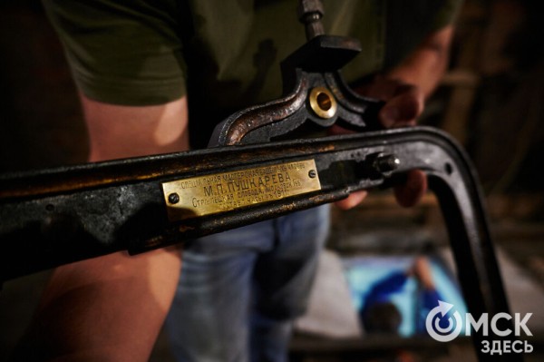 "Они реагируют на погоду": интервью со смотрителем главных часов Омска