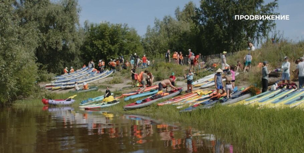 Подтаявшее мороженое и русалки отправились в массовый заплыв по Оми