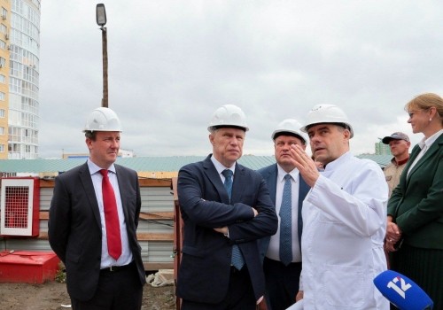 Министр здравоохранения РФ Мурашко объехал несколько объектов в Омске