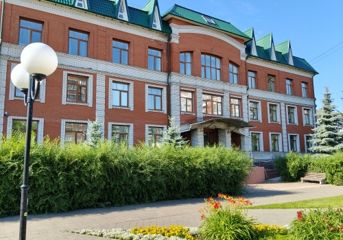 В Омске продают здание на Декабристов, где ранее работал банк «Открытие»