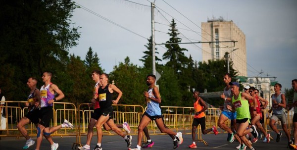 Кенийские бегуны намерены побить рекорд омского марафона