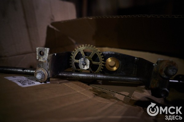 "Они реагируют на погоду": интервью со смотрителем главных часов Омска