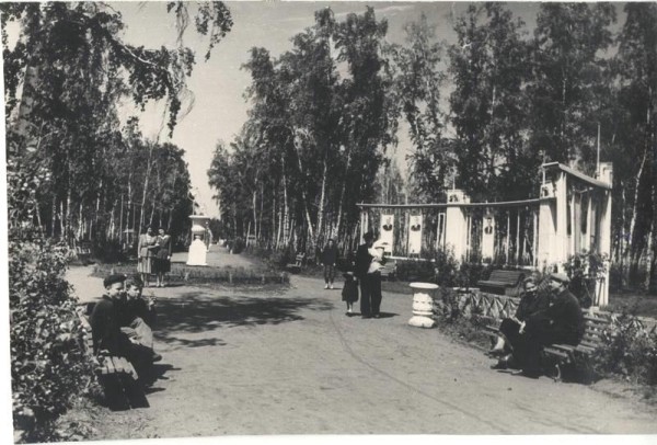 Сайдинг, асфальт и система распознавания лиц: что делают с парком им. 30-летия ВЛКСМ