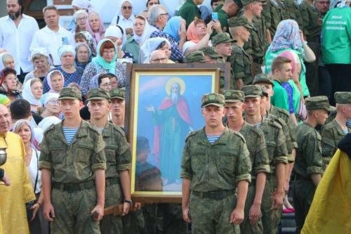 Хоценко принял участие в крестном ходе ко Дню Крещения Руси в Омске