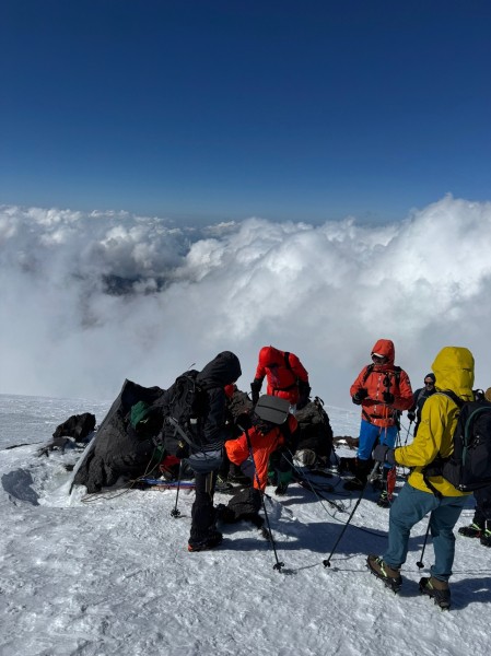 "Важно не куда ты идёшь, а с кем". Зачем мужчины уходят в горы