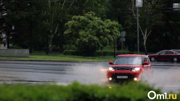 Сидите дома: в Омск уже сегодня могут прийти ливень, сильный ветер и град