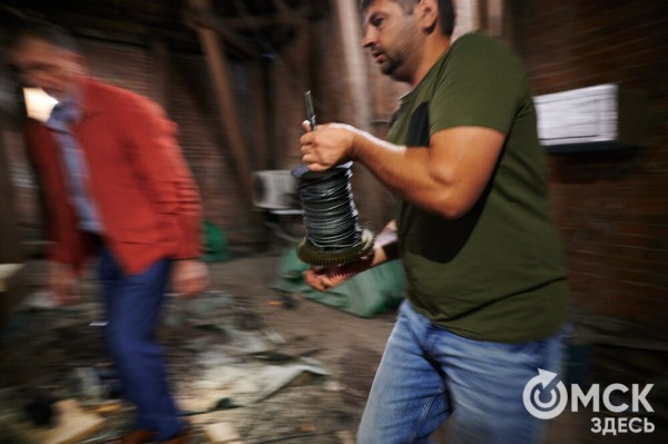 "Они реагируют на погоду": интервью со смотрителем главных часов Омска