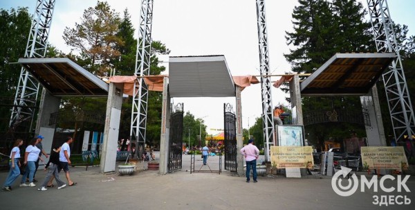 Сайдинг, асфальт и система распознавания лиц: что делают с парком им. 30-летия ВЛКСМ