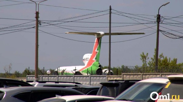 Самолёт из Омска в Москву задержали на девятнадцать часов